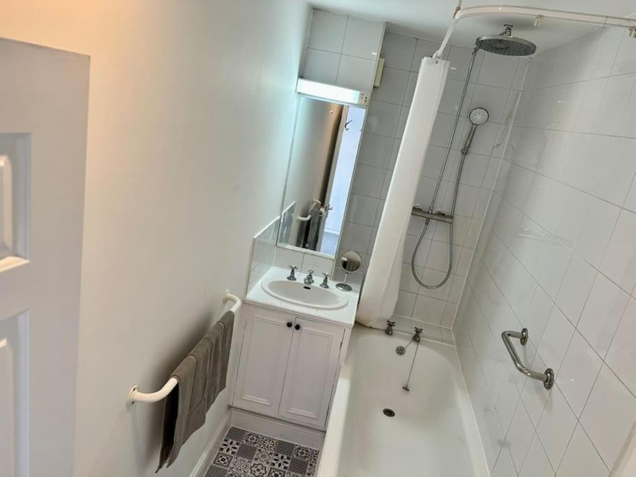 Apartment Chelsea Large 2 Bed 2 Bath Sydney Street Sw3 *