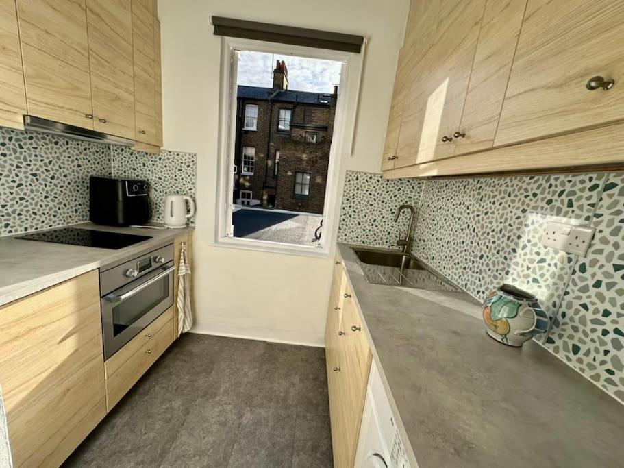 Chelsea Large 2 Bed 2 Bath Sydney Street Sw3 Appartement Londen